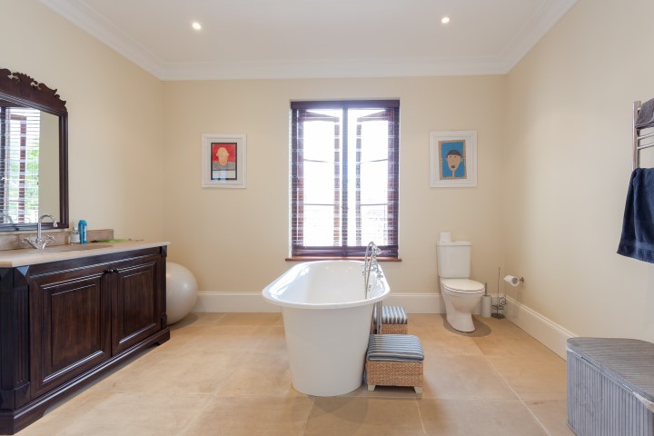 To Let 6 Bedroom Property for Rent in Constantia Western Cape